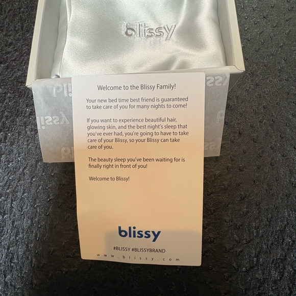 Blissy NIB 100% mulberry silk standard pillow case - Picture 3 of 7